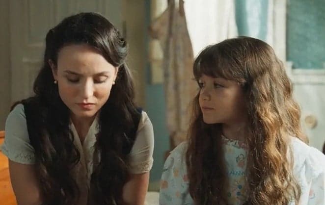 Estela e Anabela em Êta Mundo Melhor! (Foto: Reprodução / Globo)