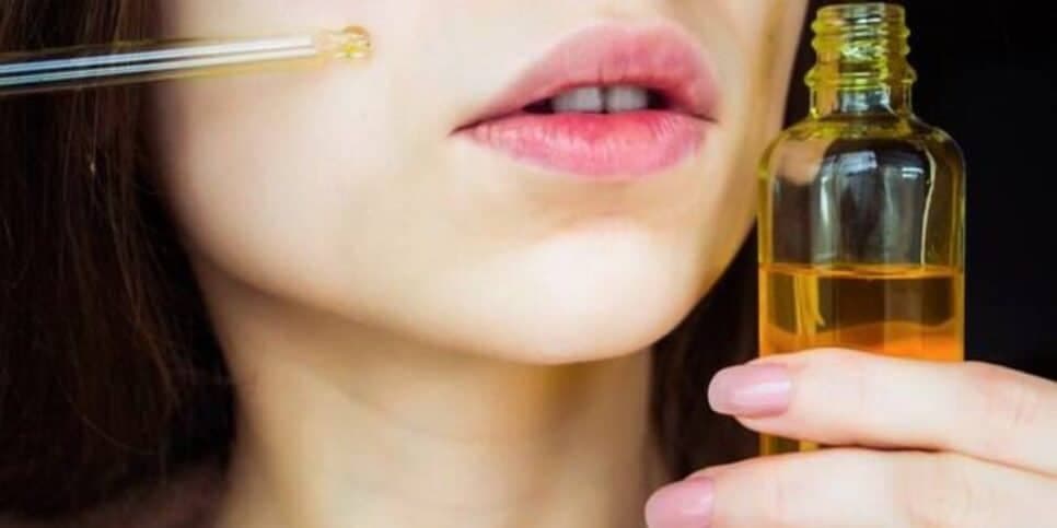 Clínicas de estética escondem: 2 óleos naturais reduzem celulite e hidratam a pele