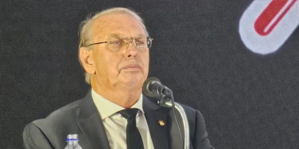 Stabile age na surdina por mais 4 reforços no Corinthians