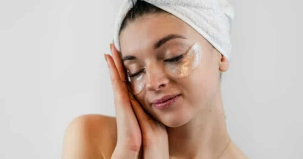 Veja como deixar a sua pele impecável usando patches (Foto: Freepik)