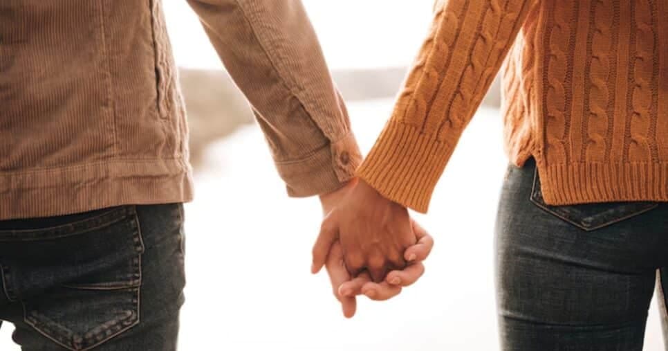 Adeus à vida de solteiro: 3 simpatias para dar certo no amor ainda em julho