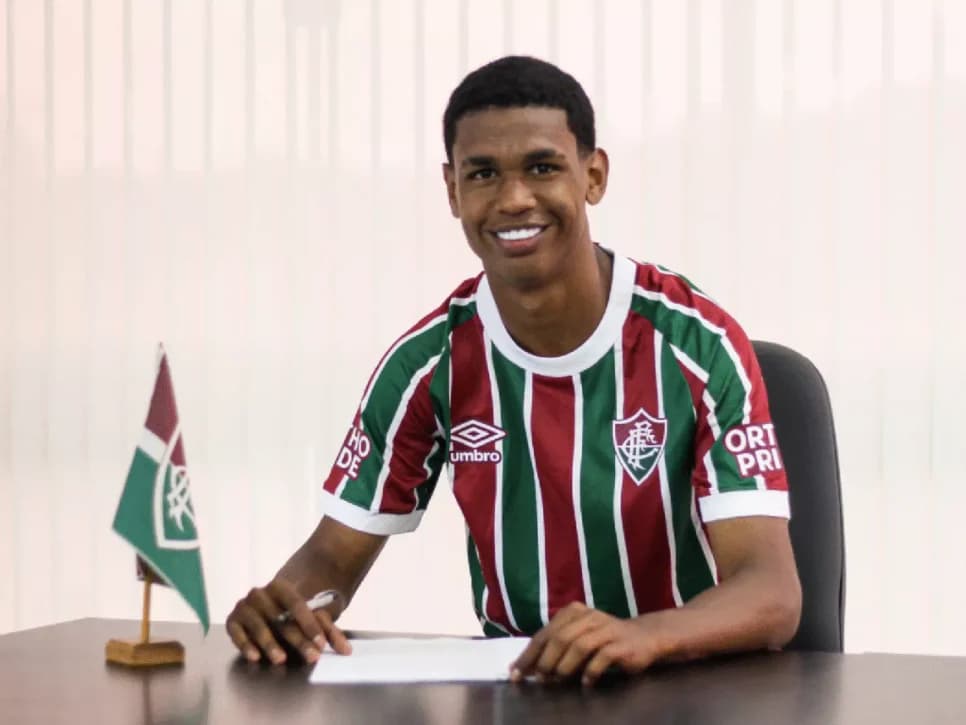 André Luiz é anunciado no Fluminense (Foto: Reprodução/ Internet)
