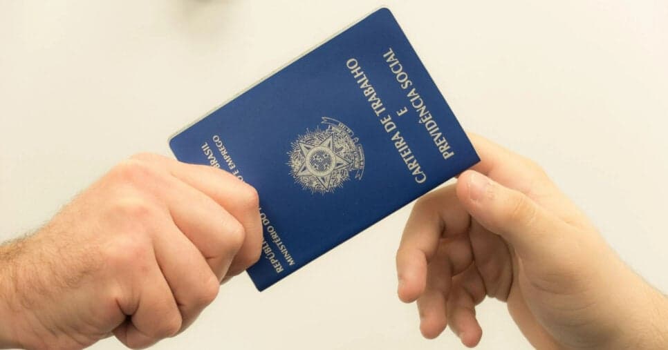 13º, FGTS e mais: Lei trabalhista em vigor confirma demissão imediata de CLTs e perda de direitos