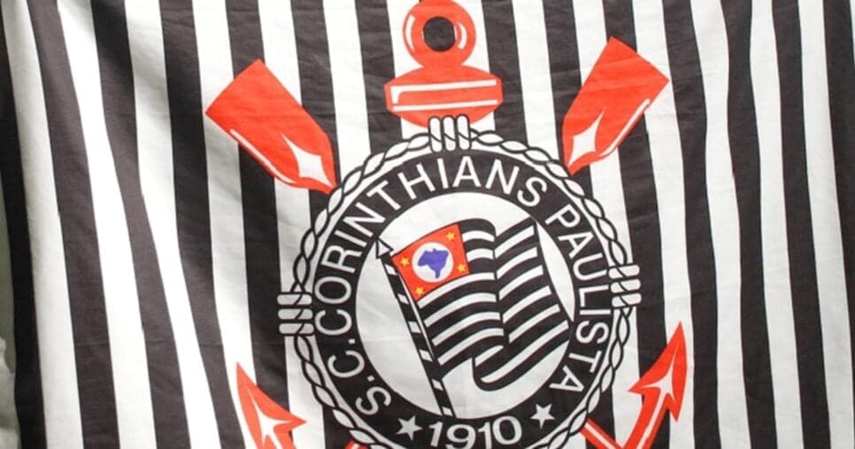 Dorival Jr. dispensa goleiro do Corinthians e defensor está de saída para rival da Série A