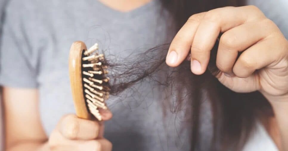 Cabelo forte e resistente: 7 dicas infalíveis para reduzir a queda dos fios no inverno