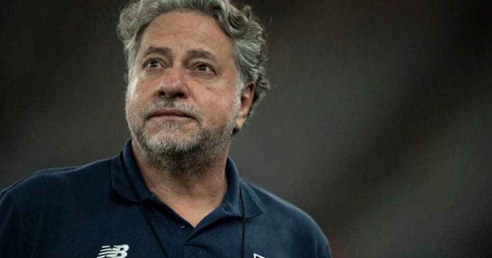 Casares é comunicado sobre venda de craque de R$19M no São Paulo