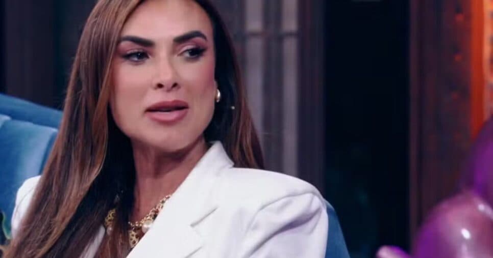Nicole Bahls escandaliza ao assumir item que colocou dentro de rapaz: “Enfiei no…”