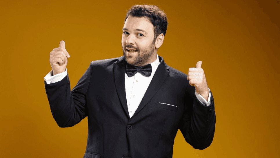 Raphael Ghanem lota Arena Dux em São Luís com espetáculo “Se é que você me entende”
