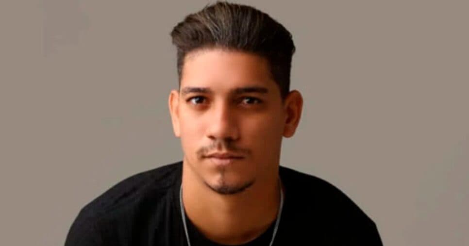 Cantor Ronald Valença - Foto: Montagem Cantor Ronald Valença - Foto: Montagem