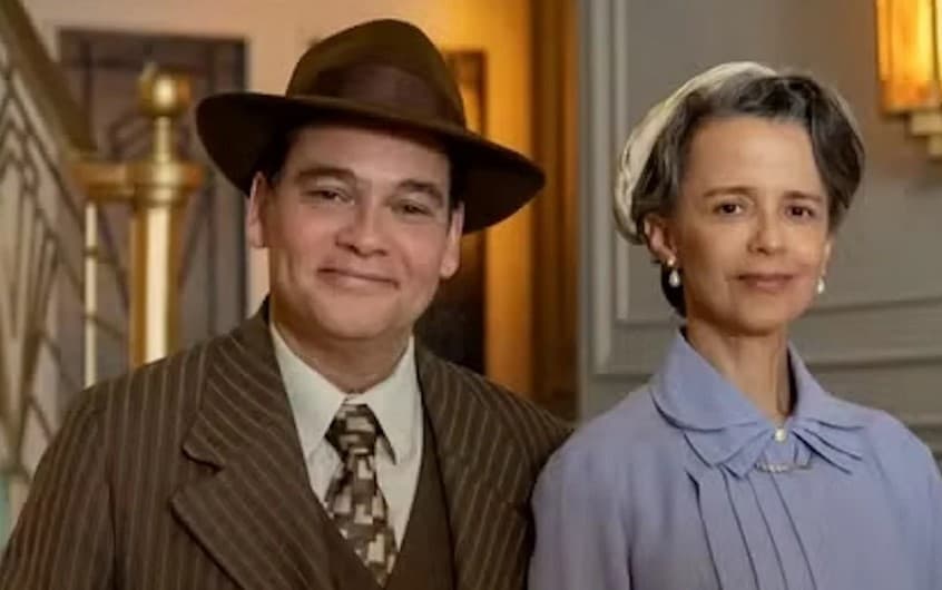 Aderbal (Claudio Gabriel) e Marilda (Dani Barros) em Êta Mundo Melhor! (Foto: Reprodução / Globo)
