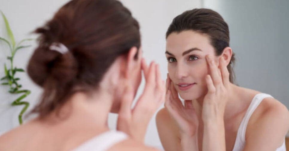 Receita caseira de botox natural com 2 ingredientes que disfarçam as rugas das mulheres 50+