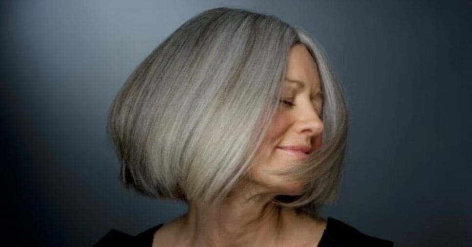Cabeleireiras escondem: Óleo natural dá fim ao cabelo branco e salva fios