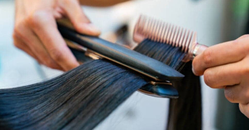Falência das chapinhas populares: L’Oréal revela novo método com luz que alisa 2 vezes mais o cabelo