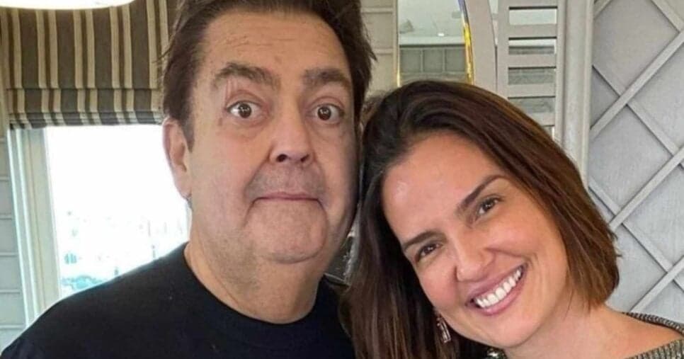 Esposa de Faustão emite comunicado com estado de saúde do apresentador: "Tudo indo"
