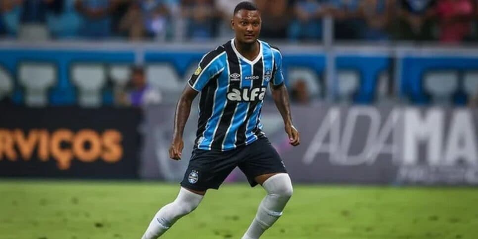 Luan Cândido fora dos planos de Mano Menezes (Reprodução: Lucas Uebel)
