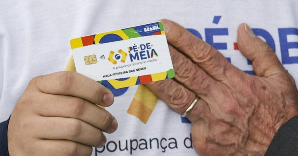 Mais de R$ 9 mil: Governo anuncia novas regras para estudantes garantirem o Pé de Meia em agosto