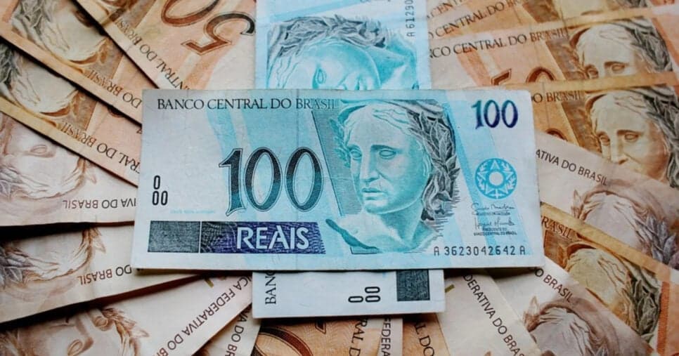 Substituta do Real? Nova moeda está em vigor à lista de brasileiros