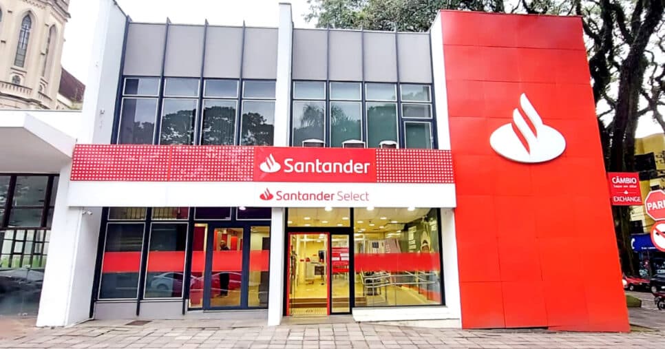 Santander informa 24 fechamentos: O fim das agências está próximo?