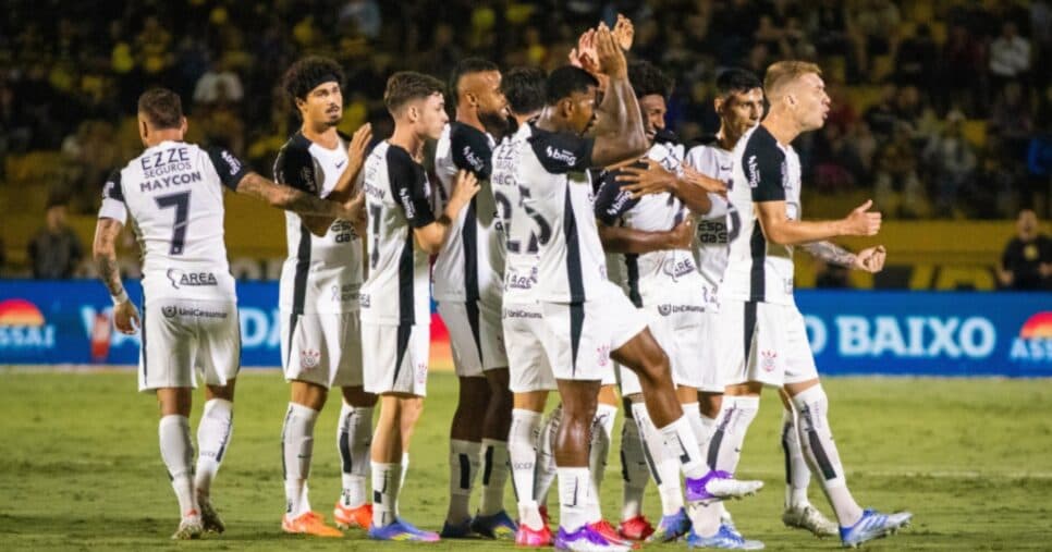 Dorival aos prantos: Corinthians sofre com baixa de 7 jogadores em pleno sábado (16/8)
