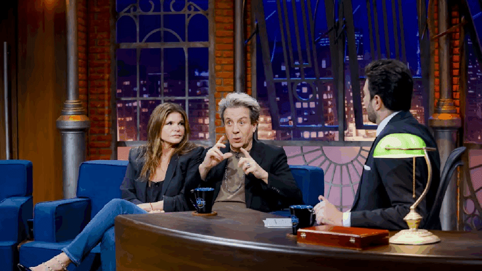 The Noite recebe Cristiana Oliveira e Eduardo Martini para uma conversa sobre carreira, amizade e o sucesso da peça “Cá Entre Nós”