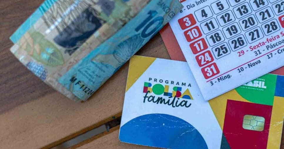Bolsa Família garante saque de quase R$ 1 mil junto com +1 extra na segunda (20) a milhares de beneficiários
