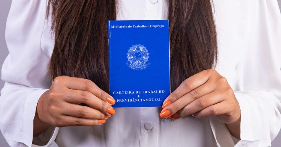 Além do VR, FGTS e 13° salário: Lei trabalhista garante +5 benefícios aos CLTs em 2025