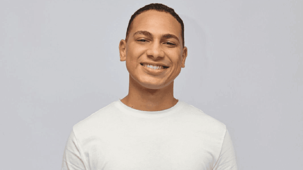 Marquinhos Navais alcança 1 milhão de plays no Spotify com o sucesso “Toque Carinhoso”