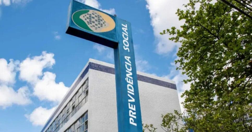Apagão: INSS informa suspensão importante que abala benefício de 2,6M brasileiros hoje 15/10
