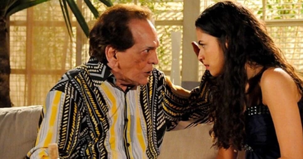 Lúcio Mauro em cena de A Favorita, como Sabiá (Foto Reprodução/Globo) Lúcio Mauro em cena de A Favorita, como Sabiá (Foto Reprodução/Globo)
