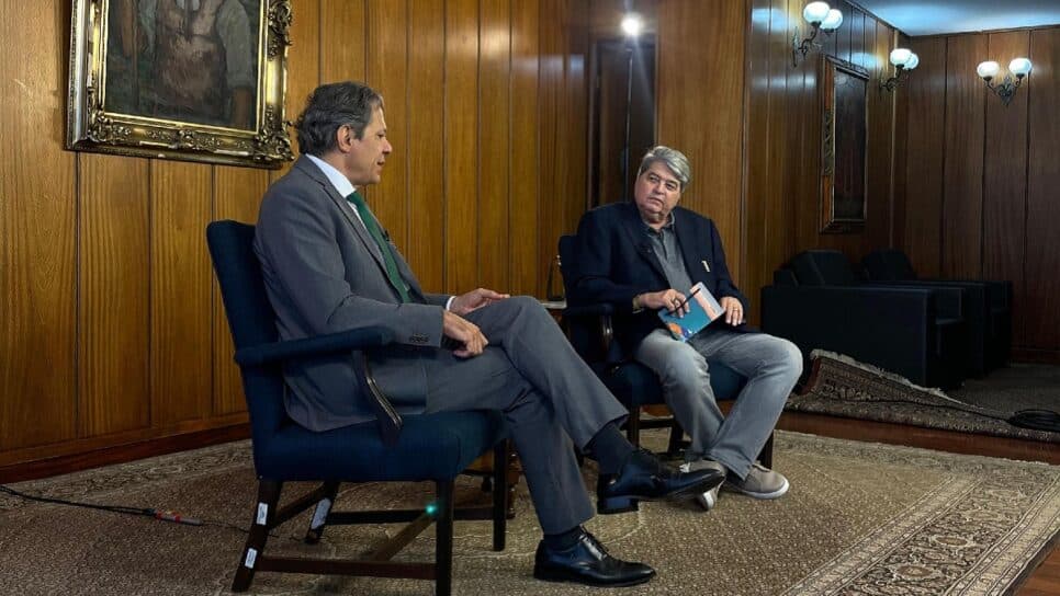 Datena entrevista o ministro da Fazenda, Fernando Haddad, em Brasília; conversa vai ao ar nesta quarta (3) na RedeTV!