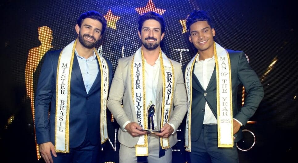 Matheus Orlando (segundo colocado), João Leone (vencedor) e Vinicius Cruz (terceiro colocado).
Foto: @jdomingos01
Matheus Orlando (segundo colocado), João Leone (vencedor) e Vinicius Cruz (terceiro colocado).
Foto: @jdomingos01