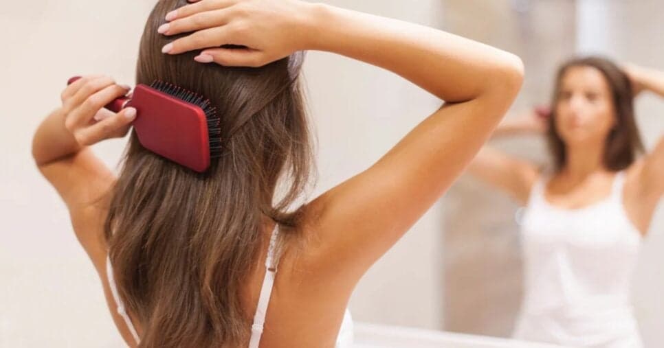 Cabelo liso sem salão e sem frizz: Top 3 escovas para comprar em setembro