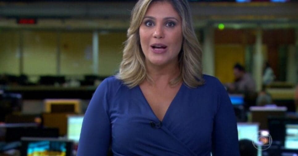 Flávia Freire durante trabalho na Globo (Foto: Reprodução/ Internet)