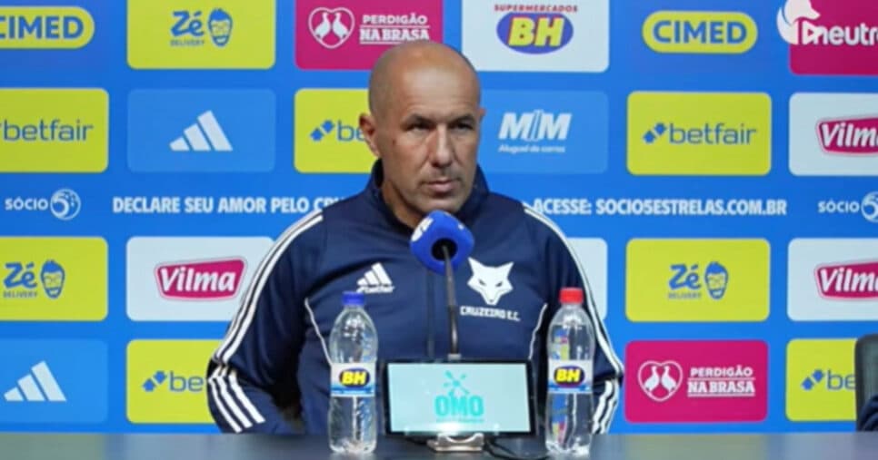 Dispensados por Leonardo Jardim: Cruzeiro manda embora barca de 6 jogadores ainda em 2025