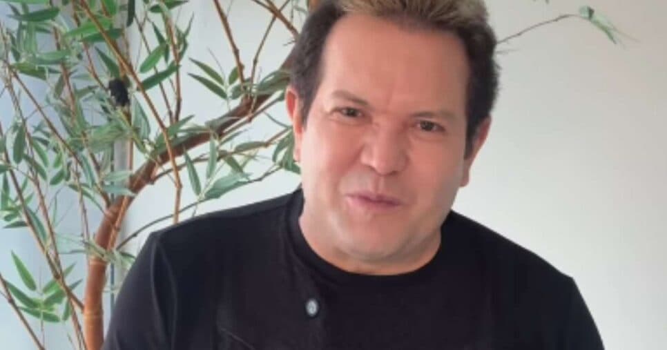 Ximbinha se pronuncia sobre escândalo com acusação de roubo de artista morto: “Atingem”