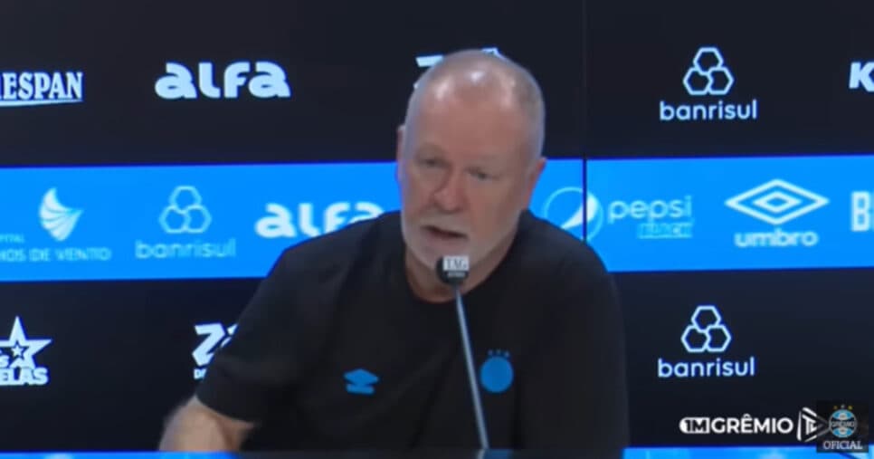 Além de Edenílson: Mano Menezes deve sofrer com saída de 4 jogadores no Grêmio em 2026