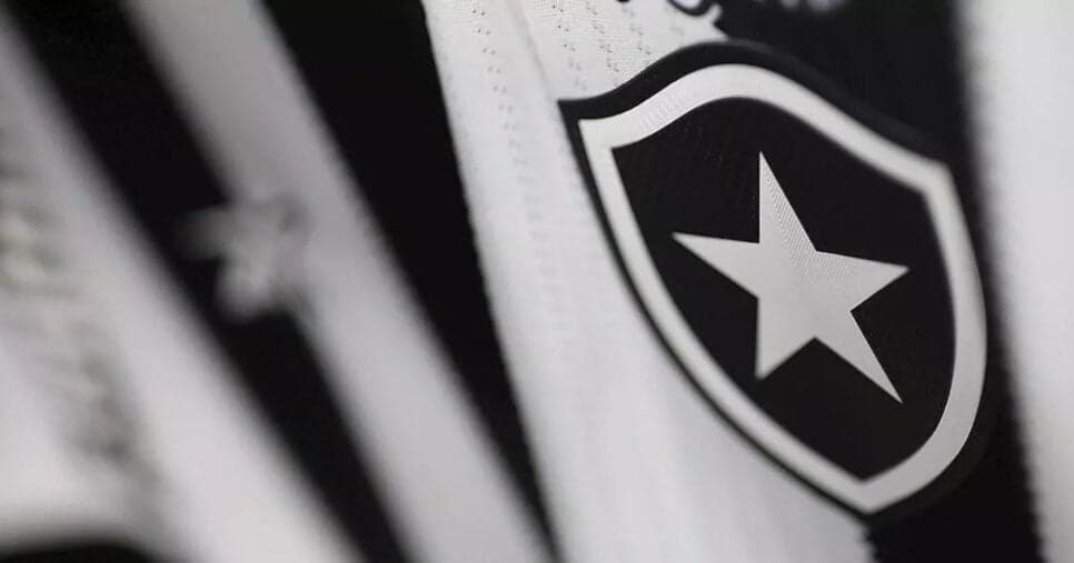 Craque de R$22M e +1: Davide Ancelotti garante pacotão de 2 reforços no Botafogo hoje (25/10)