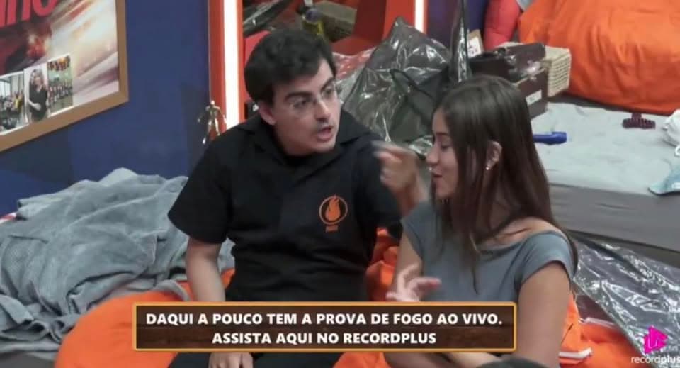 Dudu Camargo e Duda em A Fazenda 17 (Foto: Reprodução / Record Plus)
