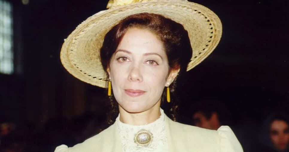 Lembra de Janete de Terra Nostra? Atriz se afastou da TV e hoje vive dessa maneira fora da Globo