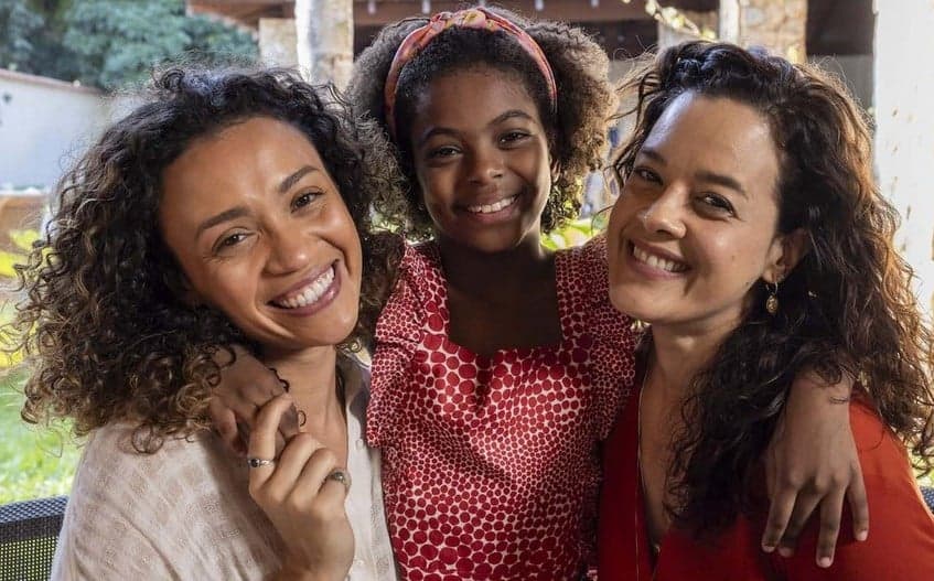 Laís (Lorena Lima), Sarita (Luara Telles) e Cecília (Maeve Jenkings) em Vale Tudo (Foto: Reprodução / Globo)
