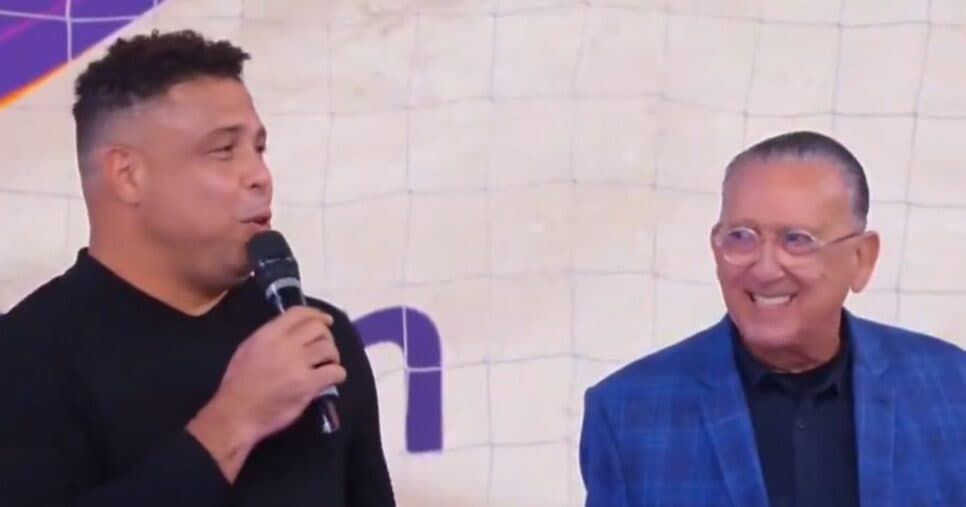 Ronaldo Fenômeno pede emprego ao vivo no SBT e Daniela Beyruti reage: "Está contratado''