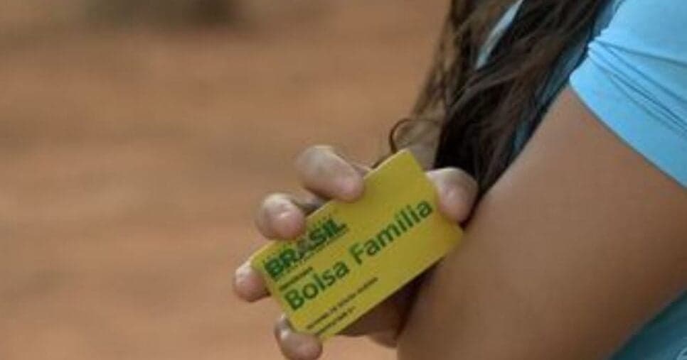 Quem ganha 1 salário mínimo recebe o Bolsa Família? Veja o que diz a lei em 2026