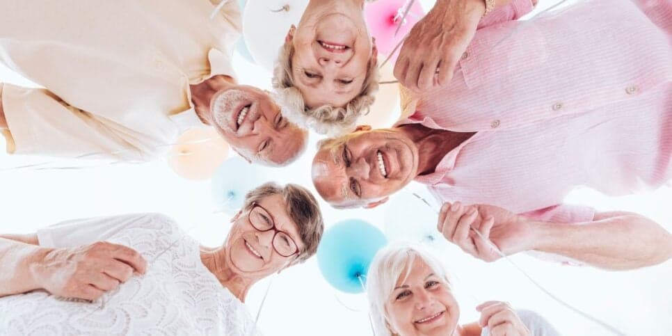 Idosos 60+ têm 8 benefícios garantidos, incluindo gratuidade em remédios, graças a lei que seguirá em 2026