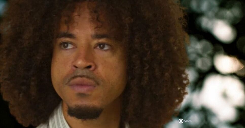 Dona de Mim coloca fim na história de Ryan dois meses antes da novela acabar