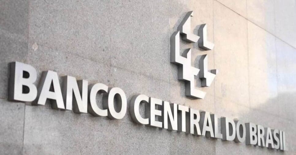 Banco Central decreta liquidação de instituição hoje: O que acontecerá com clientes?