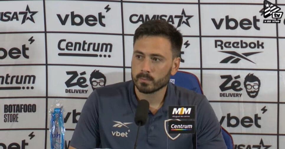 Davide segue no Botafogo em 2026? Técnico anuncia planos para 2026