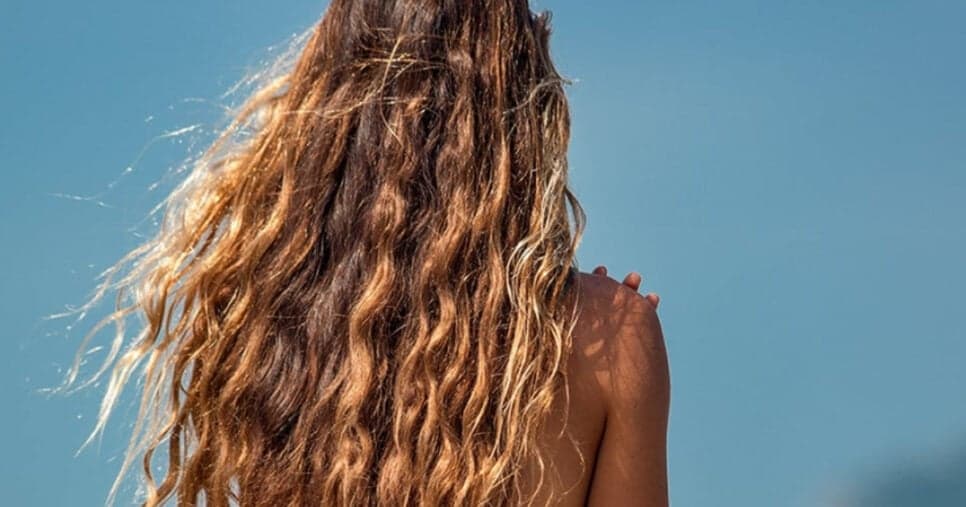 Adeus, cabelos ressecado: 5 truques para recuperar os fios pós-praia