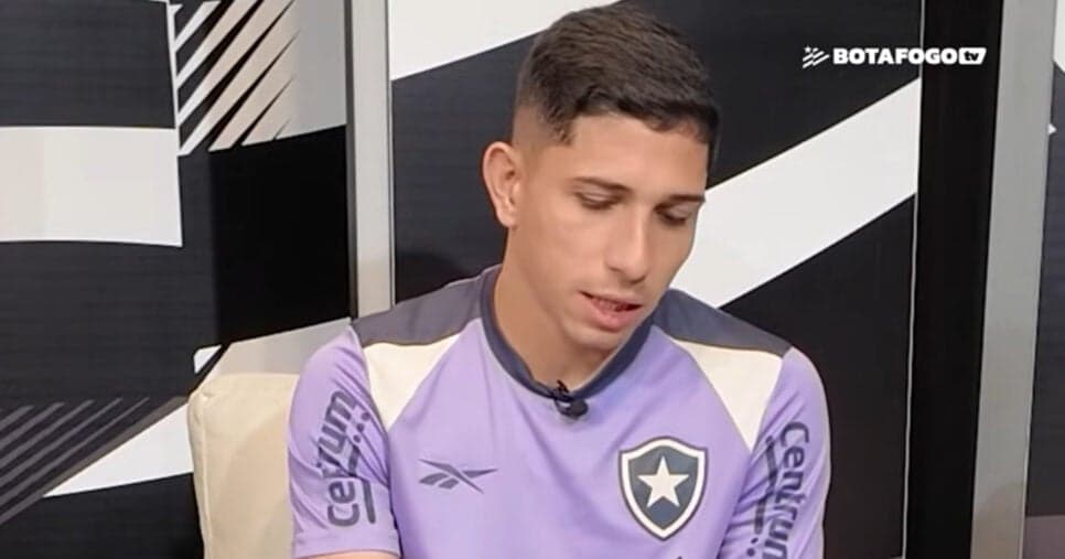 Além de Savarino: Volante de R$142M do Botafogo também deve assinar com rival carioca