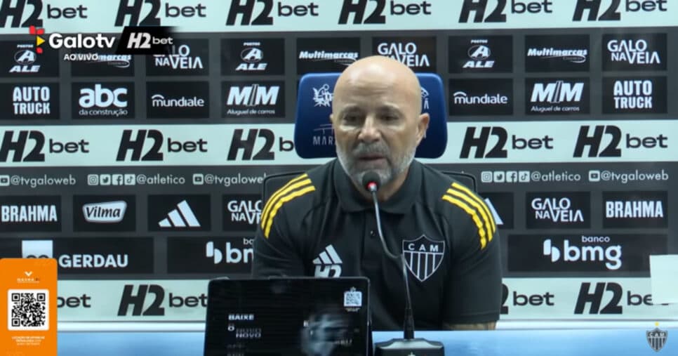 SAF do Atlético-MG comunica Sampaoli sobre compra de volante de R$25M