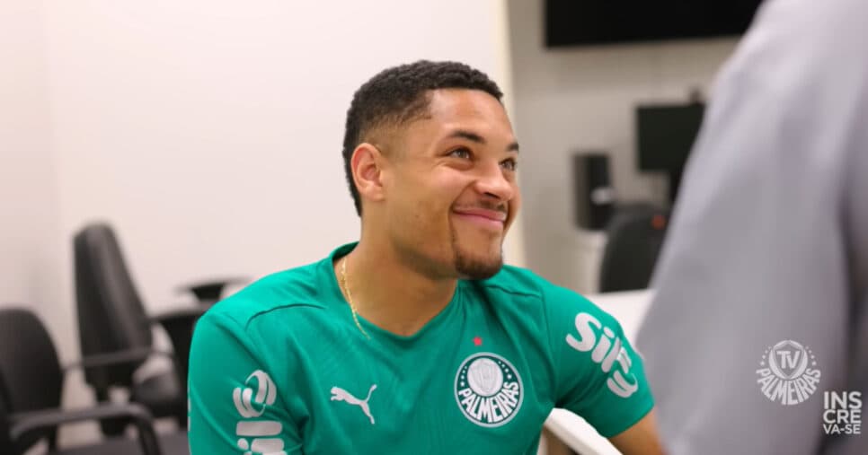 R$322M: Time da Europa prepara oferta milionária para arrancar Vitor Roque do Palmeiras